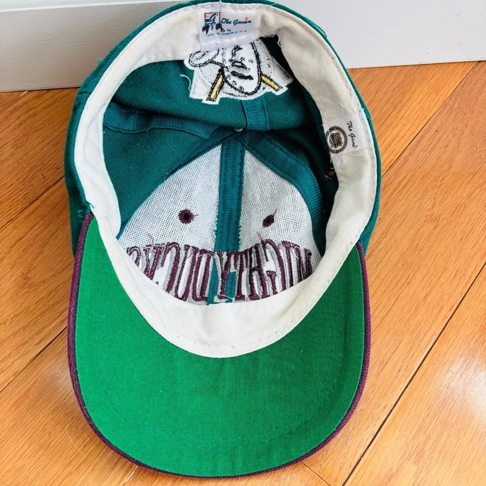 VTG The Game 90's ANAHEIM MIGHTY DUCKS Kids‎ 6 5/8 Fitted Hat NHL Spell Out Logo